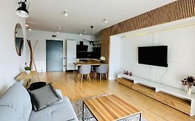 Kharisma Apartment-Free Parking-Ultracentral